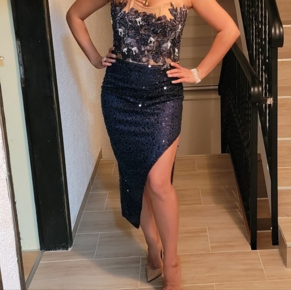 Dress - Picture 2 of 2